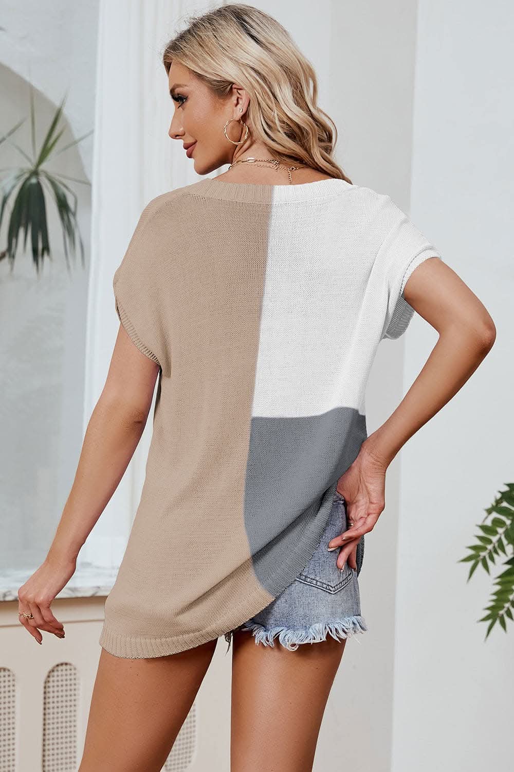 Vibrant v-neck color block tee - Love Salve